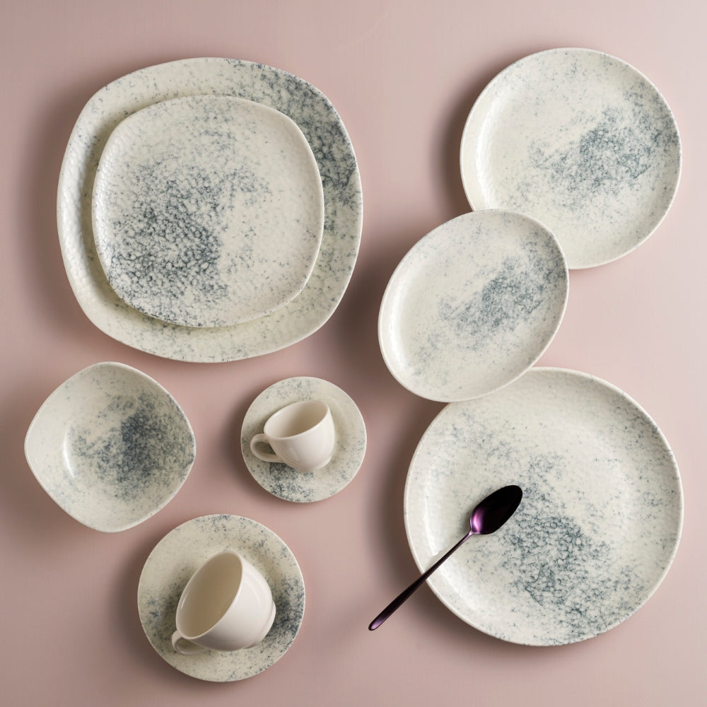 Smoky 4 Piece Dinnerware Set w/Mug